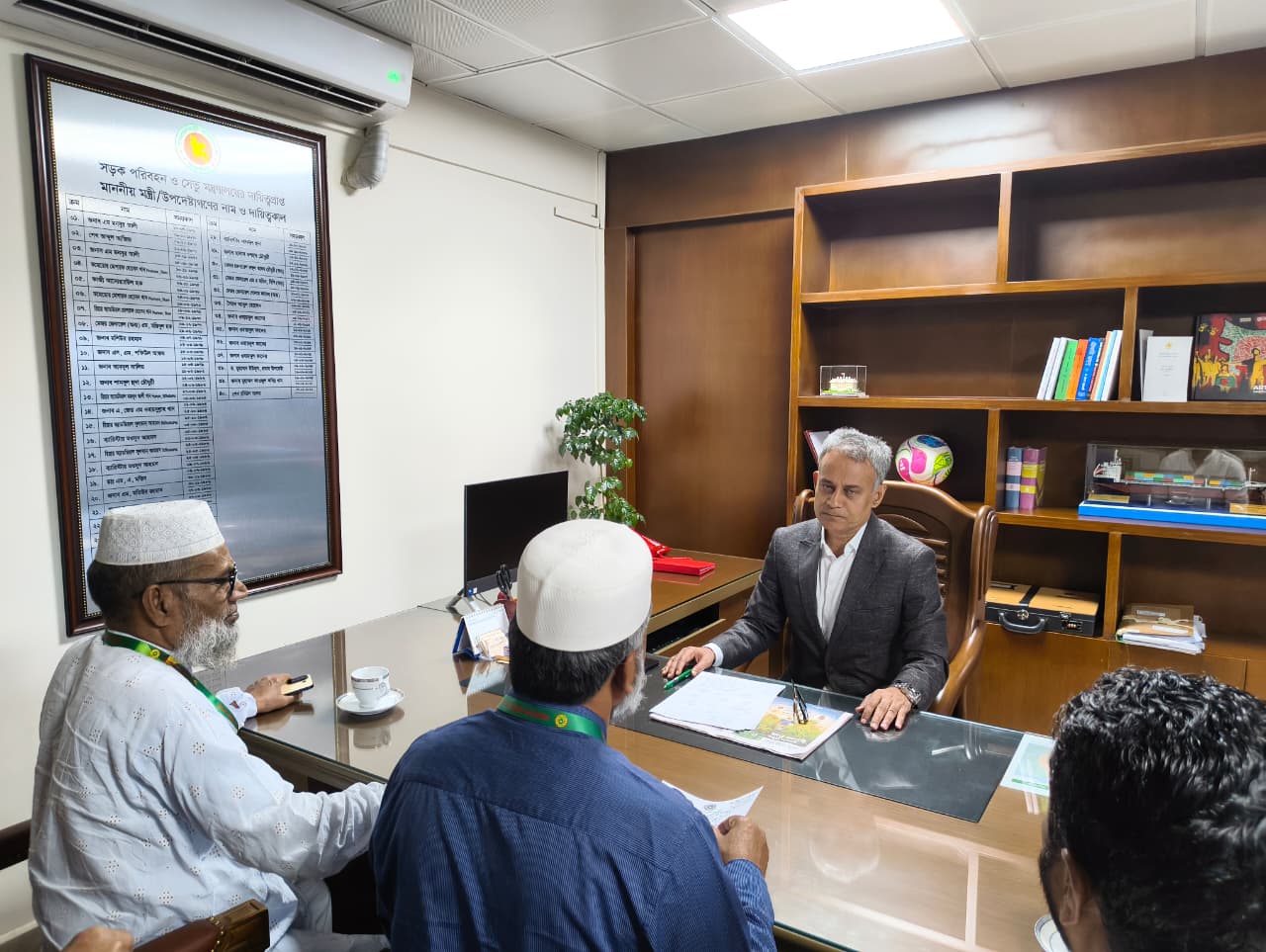 Minister of Railways and Shipping meets MPs demanding Dhaka to Rohanpur intercity train service